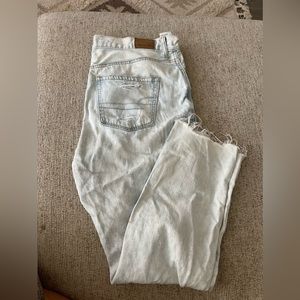 American Eagle Mom Jeans (90’s style)